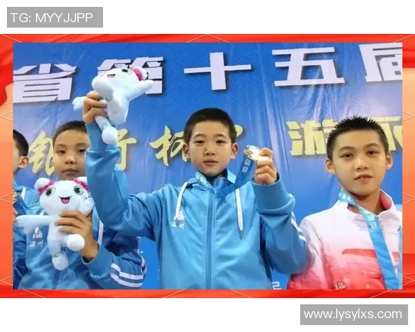 篮球巨星的成长之路与竞技生涯揭秘：从少年到冠军的奋斗历程