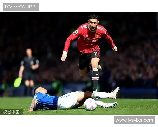 聚焦世界足球巨星成长之路与巅峰荣耀时刻的全景深度解读全面呈现